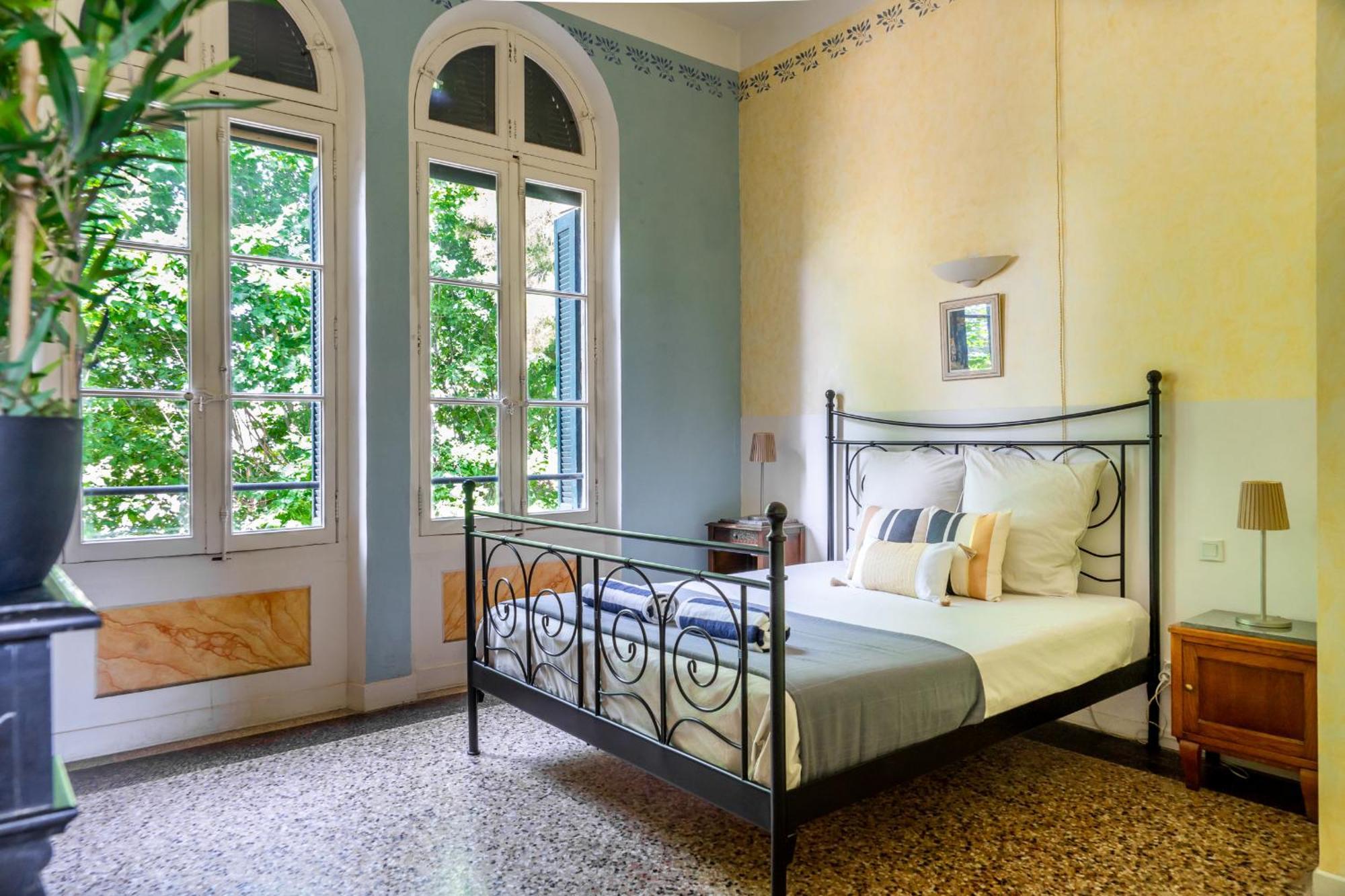 Couvent Des Ursulines: Historic Pezenas Retreat for Families and Groups Villa Exterior photo