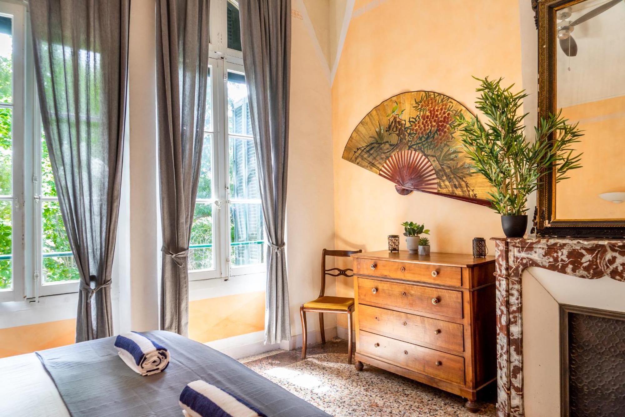 Couvent Des Ursulines: Historic Pezenas Retreat for Families and Groups Villa Room photo
