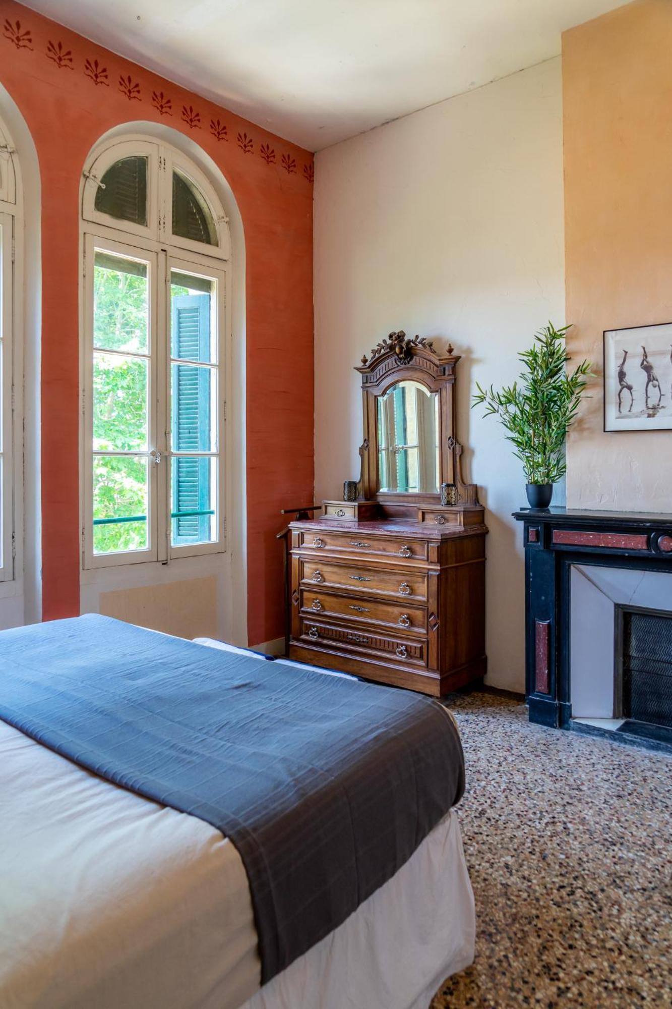 Couvent Des Ursulines: Historic Pezenas Retreat for Families and Groups Villa Room photo